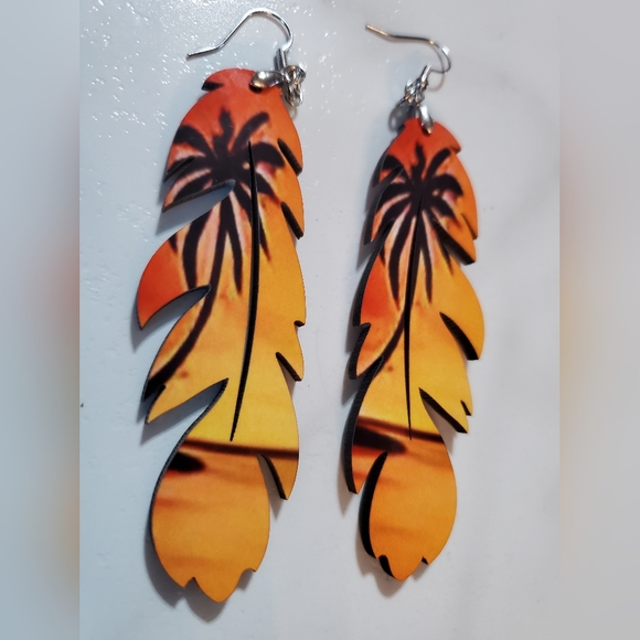 Palm Tree Feather Earrings - Picture 6 of 6